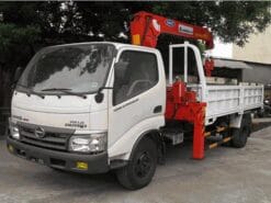 Xe tải Hino WU352L gắn cẩu Kanglim 3 tấn KS633