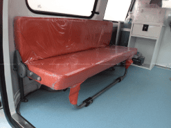 Ghế ngồi cho người nhà bệnh nhân trên xe cứu thương Wuling