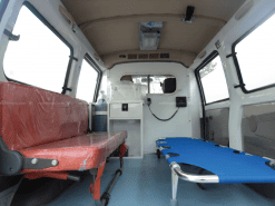 Bên trong xe cứu thương Wuling