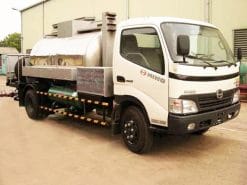 Xe phun tưới nhựa đường Hino 4m3