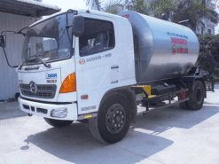 Xe phun rải nhựa đường Hino FG8JJSB 6m3