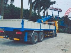 Xe tải gắn cẩu DONGYANG 8 tấn Faw