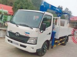 xe tải gắn cẩu 3 tấn Tadano trên nền xe tải Hino Xzu720