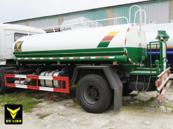 Phần bồn chứa nước của xe phun nước rửa đường tưới cây Dongfeng 9,5 khối