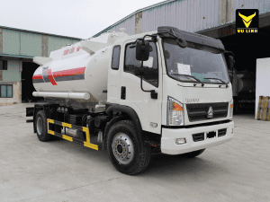 Xe chở xăng dầu HOWO 12 khối