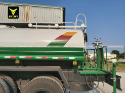 Hệ thống vòi hoa sen tầm cao trên xe phun nước rửa đường DONGFGFENG 18 khối