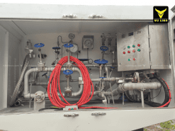 XE CHỞ KHÍ HÓA LỎNG (CHỞ OXY LỎNG) 13 KHỐI HINO FL 12 Hệ thống van và tủ điện xe chở khí hóa lỏng (chở oxy lỏng) 13 khối HINO FL