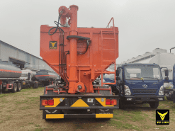 Xe chở thức ăn chăn nuôi HINO FM 22 khối