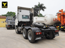 Xe đầu kéo JAC 420HP 2 cầu