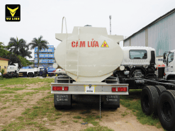 Xe xi téc chở xăng dầu HOWO 22 khối