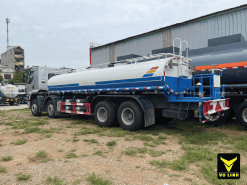 Xe phun nước rửa đưởng tưới cây Chenglong 4 chân 17 khối