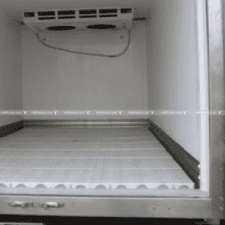 Sản chở palet trên thùng xe tải đông lạnh