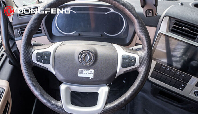 Vô lăng trên xe đầu kéo Dongfeng X7