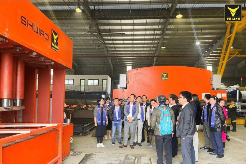 VU LINH AUTO HÂN HẠNH ĐÓN TIẾP ĐOÀN CFVG ALUMNI BUSINESS NETWORK THAM QUAN NHÀ MÁY