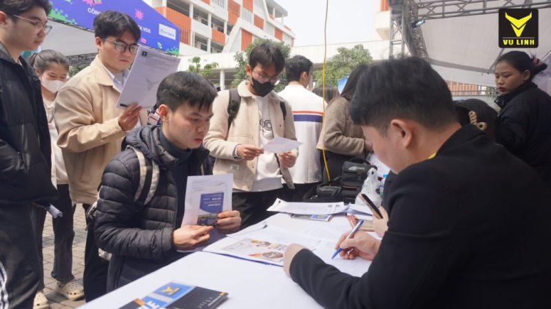 VU LINH AUTO tại ngày hội việc làm đại học Phenikaa