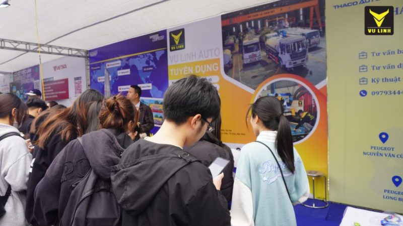 VU LINH AUTO tại ngày hội việc làm đại học Phenikaa