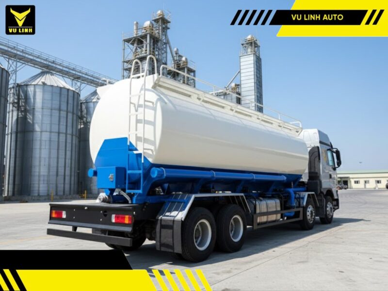 Xe cho cam Chenglong 8x4 thoi khi 28 khoi 2